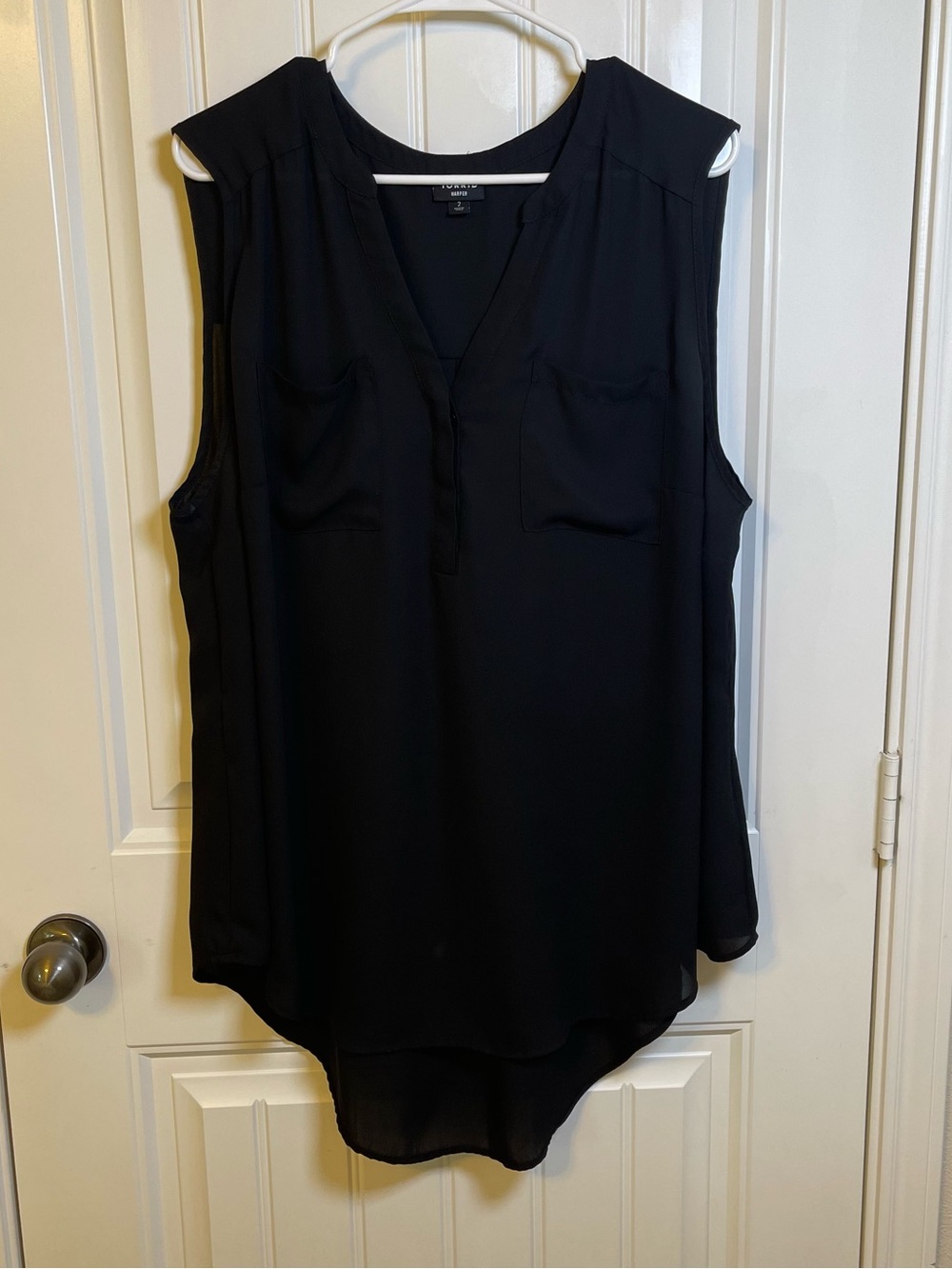 torrid Women’s 18/20 Black Sleeveless V-Neck Tunic Hi-Lo Pockets Flowy Summer